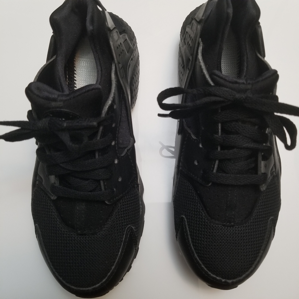 Nike Huarache Run Boys Sneakers Size 6 Black Lace Up Shoes